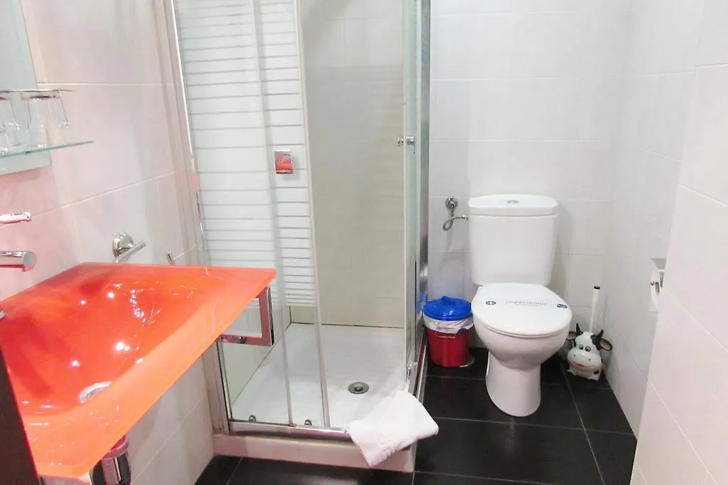 بيت ضيافة غرناطة Hostal Nuevas Naciones إسبانيا